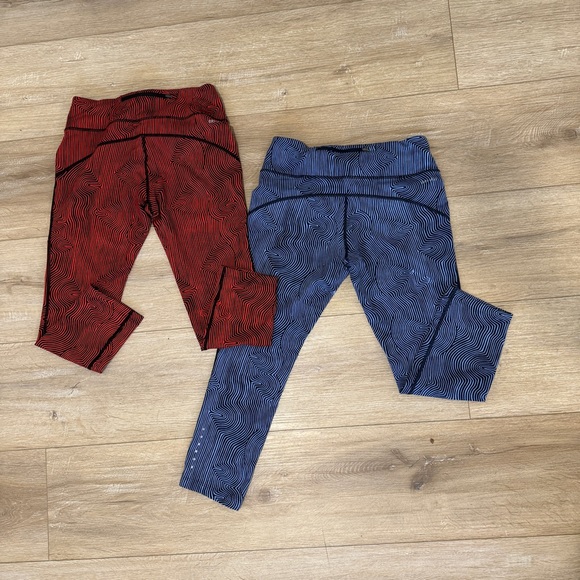 Bundle of 2 Nike Crop Leggings Medium - Picture 3 of 9